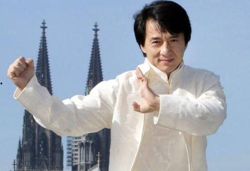 娱乐圈成龙吃瓜是真的吗,真相还是谣言？  第1张